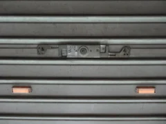 ガレージシャッター内外錠取替え修理B