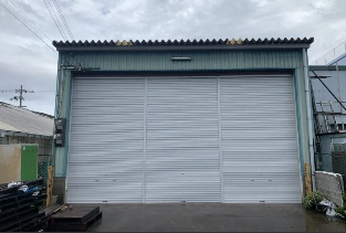 倉庫軽量シャッター取替え工事（施工後）