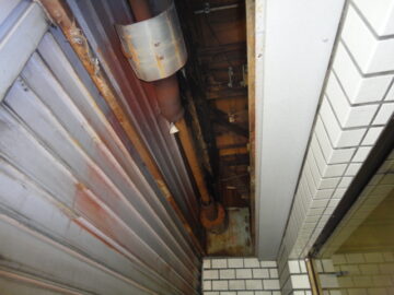 シャッター巻き取りシャフト交換前