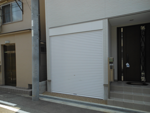 ② 軽量バランスシャッター（手動式）3