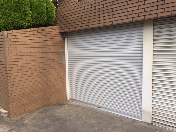 株式会社エイワシャッター茨木　ガレージ電動シャッター取替工事の画像