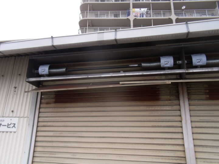 株式会社エイワシャッター東成区　巻取りシャフト取替え修理の画像