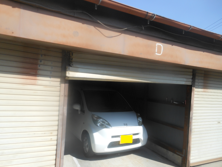 住吉区　株式会社エイワシャッター　スラットはみ出し修復修理の画像