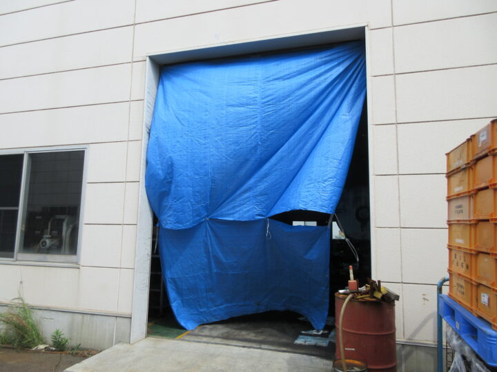 株式会社エイワシャッター　堺市西区　スラット取替え修理の画像