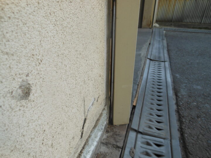 天王寺区　株式会社エイワシャッター　ガイドレール復旧修理の画像