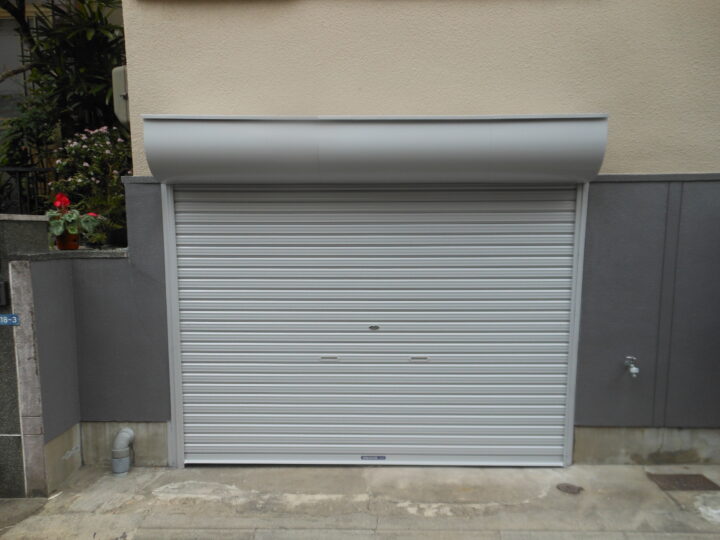 奈良県御所市　ガレージ軽量シャッター取替え工事の画像