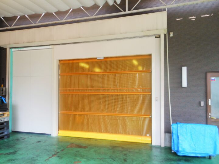 【取替・新設】大阪市旭区　工場高速シートシャッター取付け工事の画像