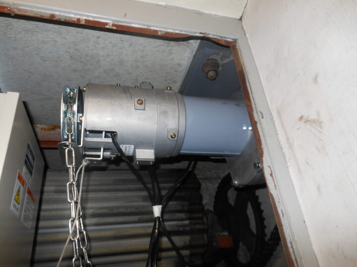 大阪府泉北郡忠岡町　工場電動シャッター開閉機取替え修理の画像