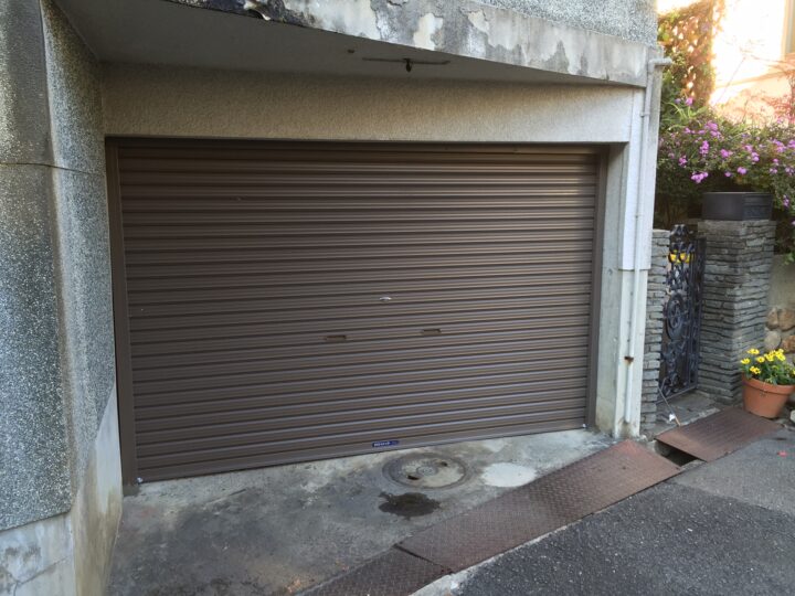 大阪府吹田市　ガレージ軽量シャッター取替え工事の画像