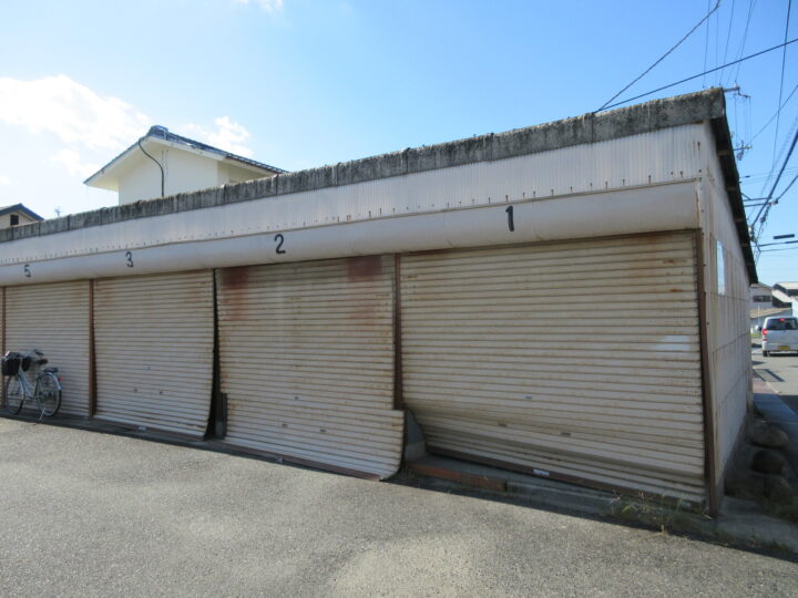 株式会社エイワシャッター　池田市　スラットはみ出し修復修理の画像