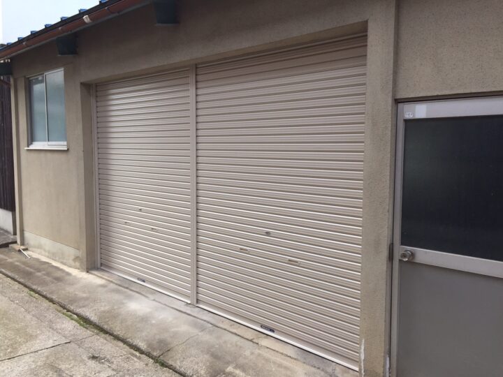 兵庫県川西市　ガレージ軽量シャッター取替え工事の画像
