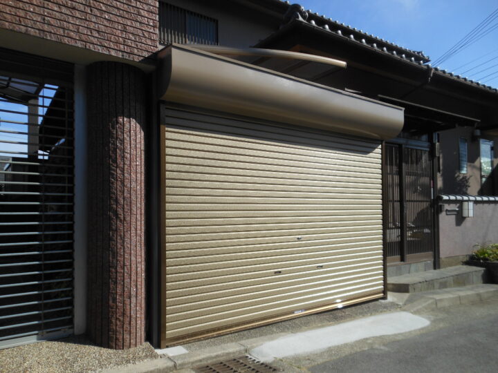 宝塚市　株式会社エイワシャッター　ガレージシャッター取付工事の画像