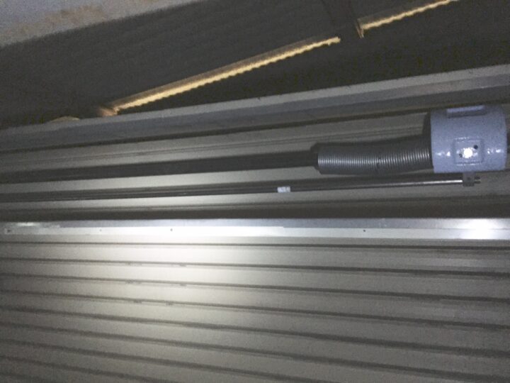 奈良市　株式会社エイワシャッター　巻取りシャフト取替え修理の画像