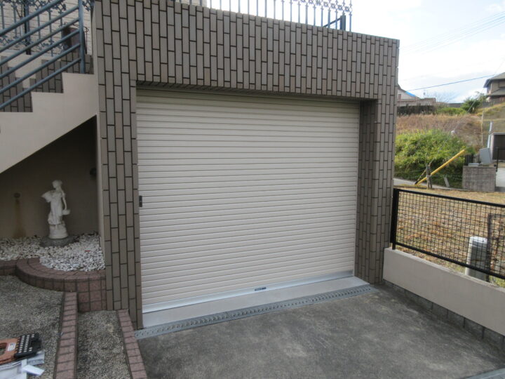 株式会社エイワシャッター　堺市中区　電動シャッター取付け工事の画像