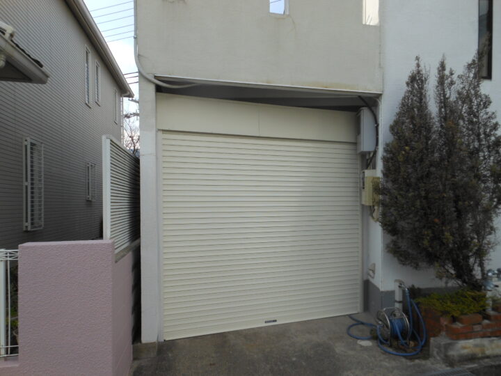 堺市堺区　ガレージ電動シャッター取替え工事の画像