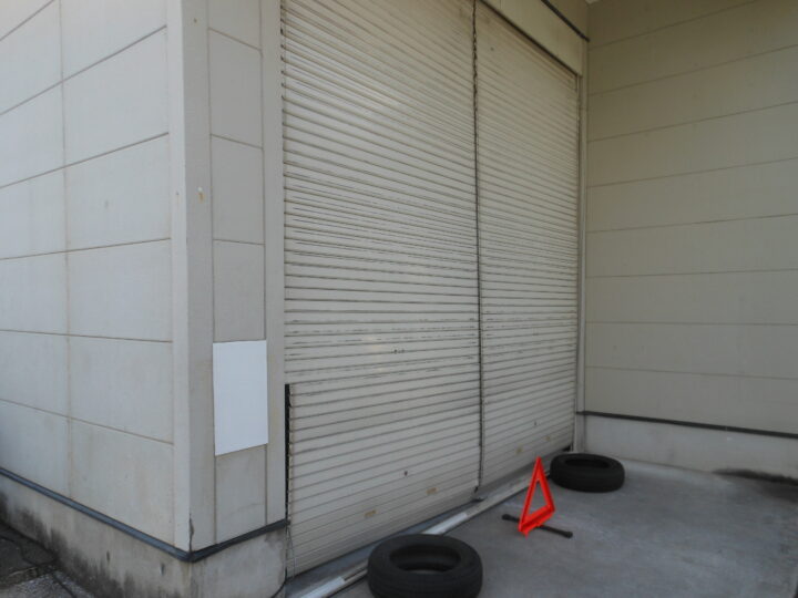 株式会社エイワシャッター箕面　シャッタースラットはみ出し修理の画像