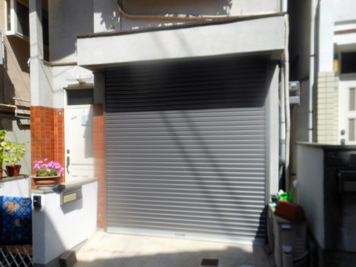 株式会社エイワシャッター寝屋川　ガレージシャッター取替え工事の画像