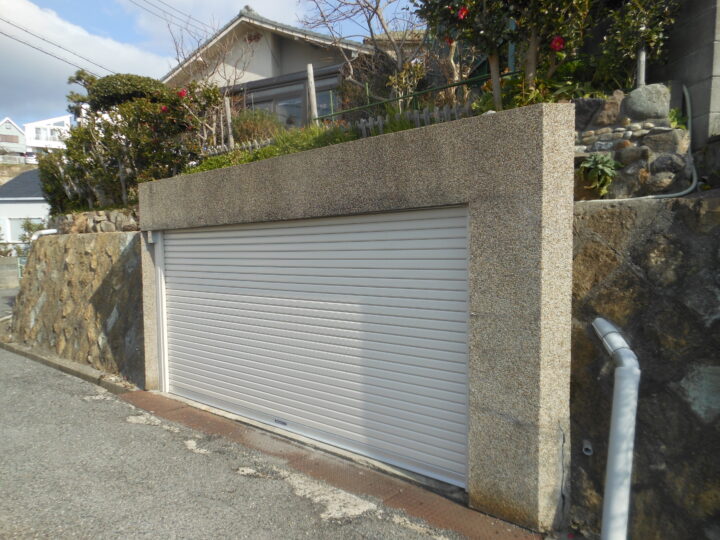 株式会社エイワシャッター奈良　ガレージ電動シャッター取替工事の画像