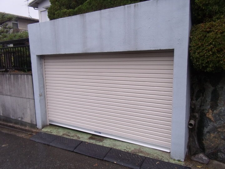 株式会社エイワシャッター　交野市　ガレージシャッター取替工事の画像