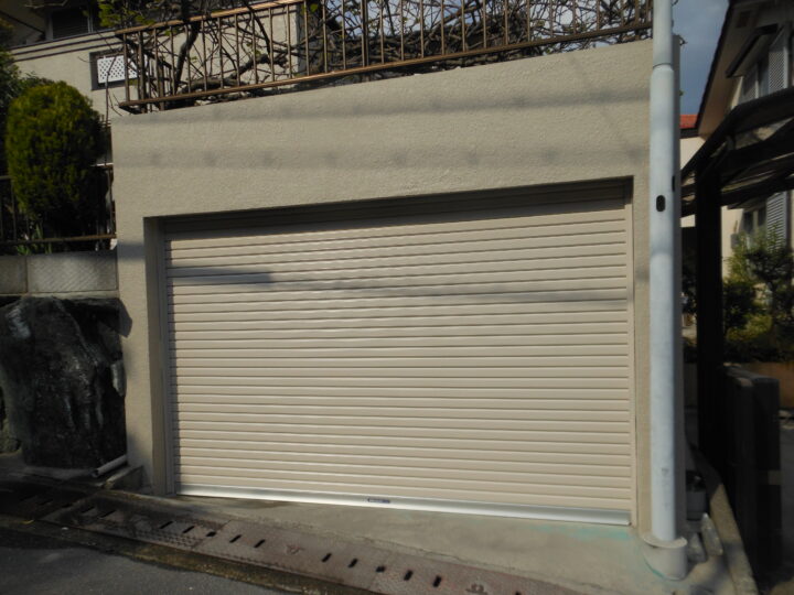 奈良県葛城市　ガレージ電動シャッター取替え工事の画像