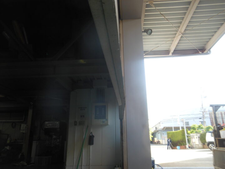 八尾市　株式会社エイワシャッター　重量シャッター座板交換修理の画像