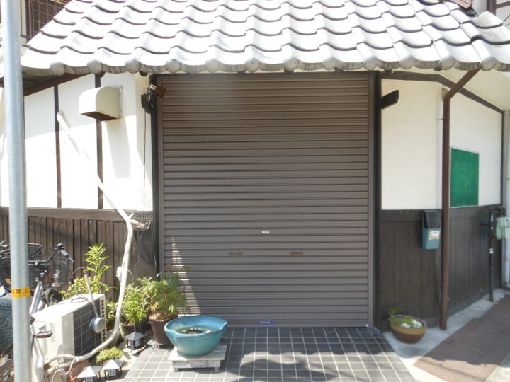 尼崎市　株式会社エイワシャッター　軽量シャッター取替え工事の画像