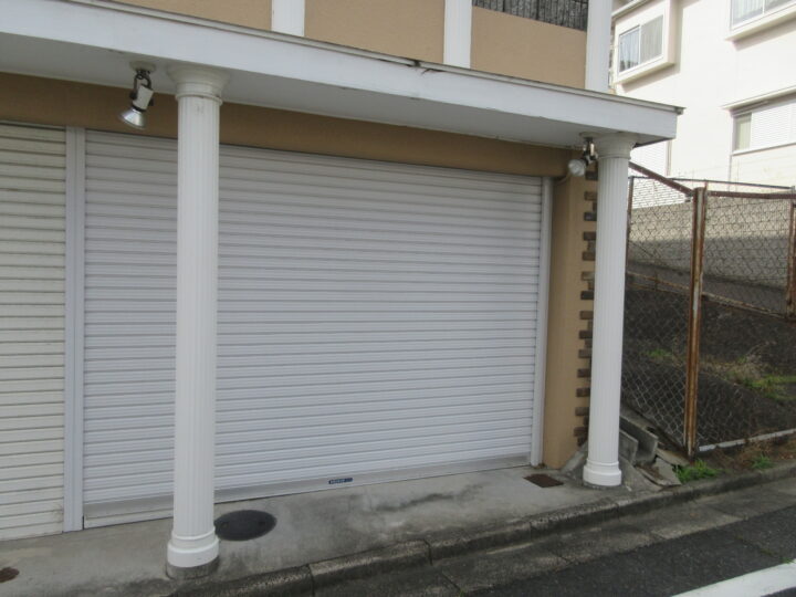 大阪府柏原市　ガレージ電動シャッター取替え工事の画像