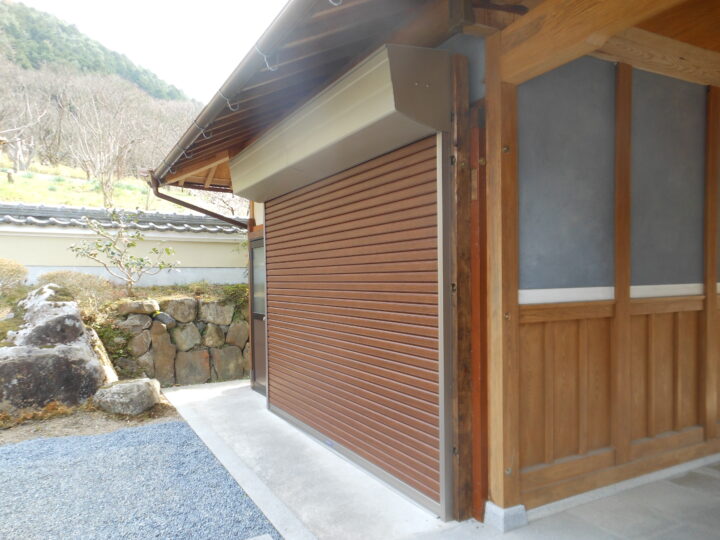 茨木市　株式会社エイワシャッター　ガレージシャッター取付工事の画像