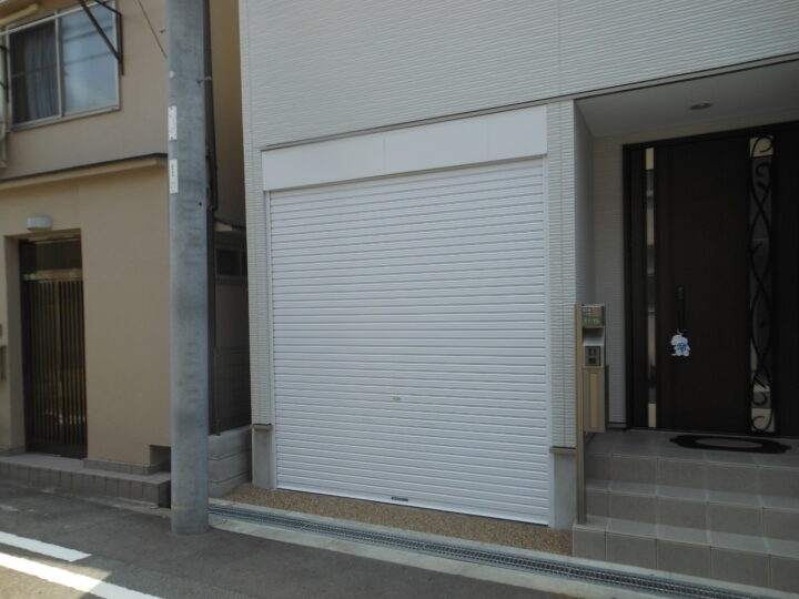株式会社エイワシャッター 大阪市港区 軽量シャッター取付工事の画像