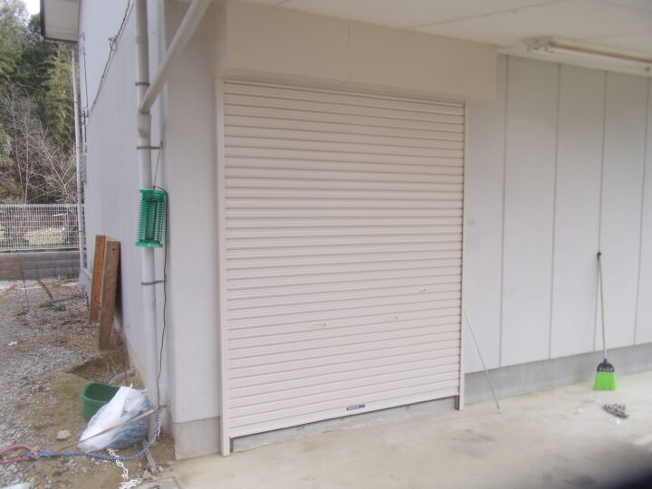 株式会社エイワシャッター王寺町　倉庫軽量シャッター取付工事の画像