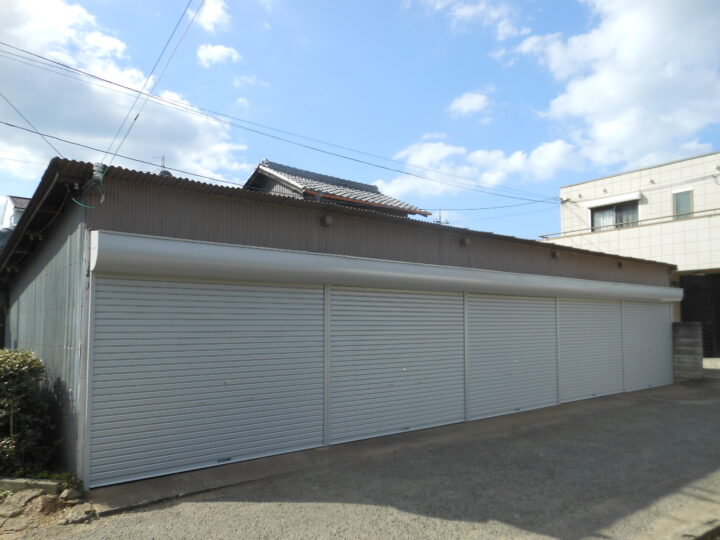 株式会社エイワシャッター　門真市　車庫軽量シャッター取替工事の画像