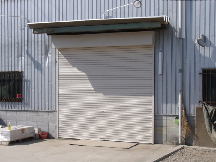 株式会社エイワシャッター宝塚市　倉庫軽量シャッター取替え工事の画像