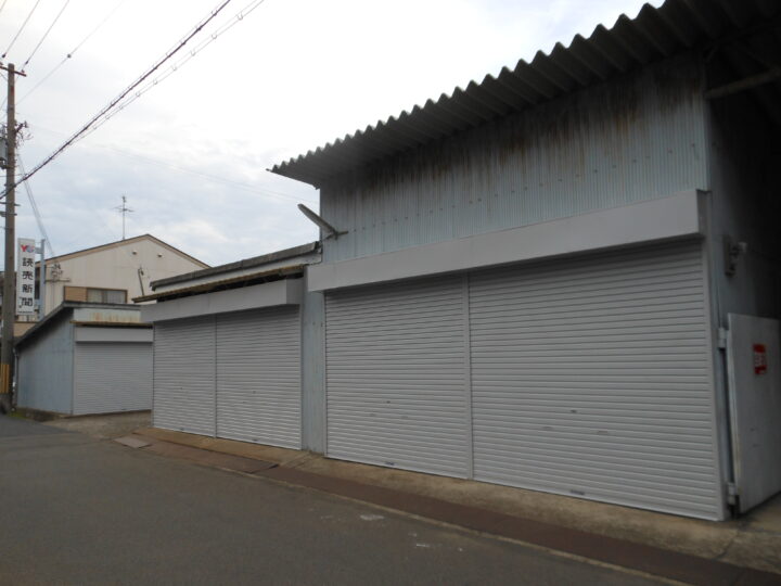 株式会社エイワシャッター　貝塚市　車庫軽量シャッター交換工事の画像