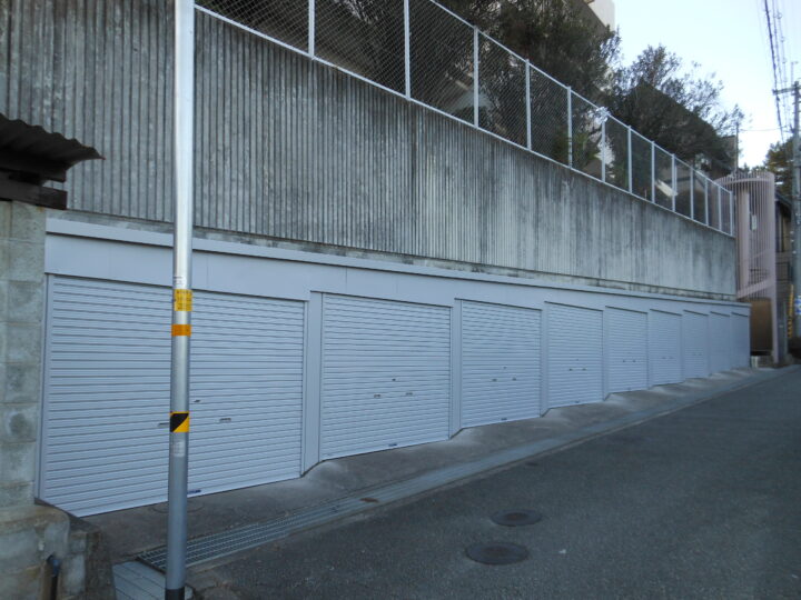 兵庫県川西市　ガレージ軽量シャッター取替え工事の画像