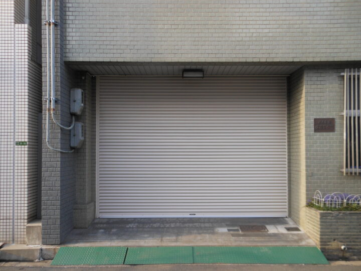 生野区　株式会社エイワシャッター　工場電動シャッター交換工事の画像