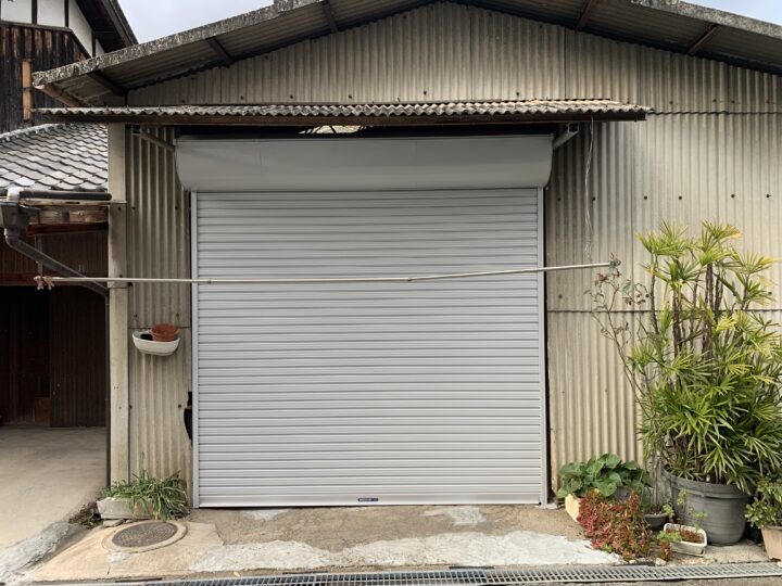 株式会社エイワシャッター八尾　ガレージシャッター取替え工事の画像