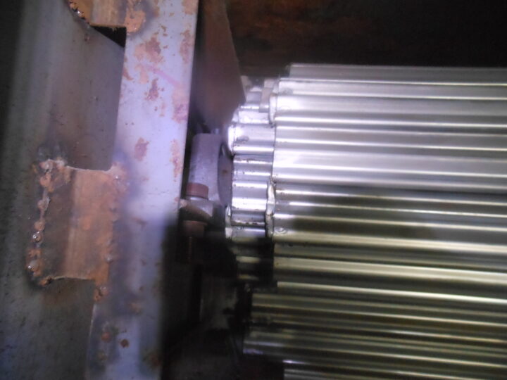 摂津市　株式会社エイワシャッター　重量スラットズレ修正修理の画像
