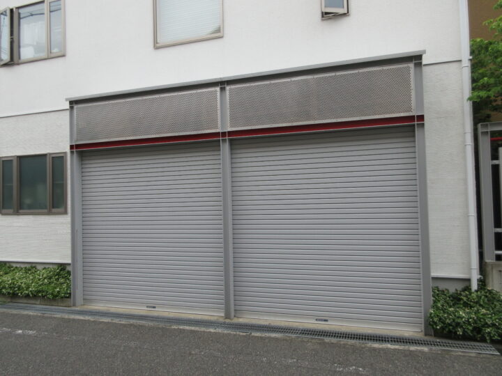 株式会社エイワシャッター 尼崎市 車庫電動シャッター交換工事の画像