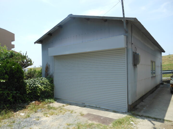 兵庫県尼崎市 倉庫電動シャッター取替え工事の画像