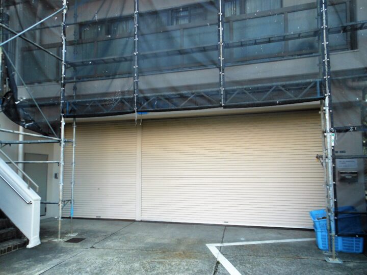 株式会社エイワシャッター吹田 倉庫電動シャッター交換工事の画像