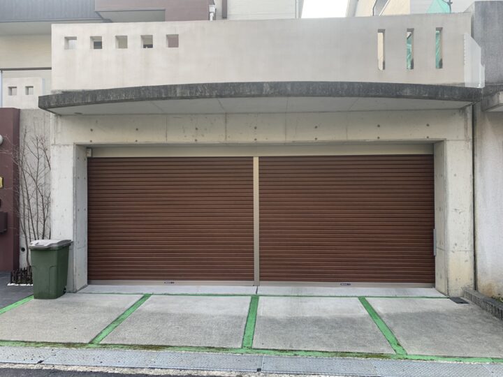 堺市南区　ガレージ電動シャッター取付け工事の画像
