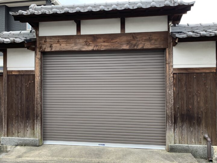 株式会社エイワシャッター河内長野 電動シャッター交換工事の画像