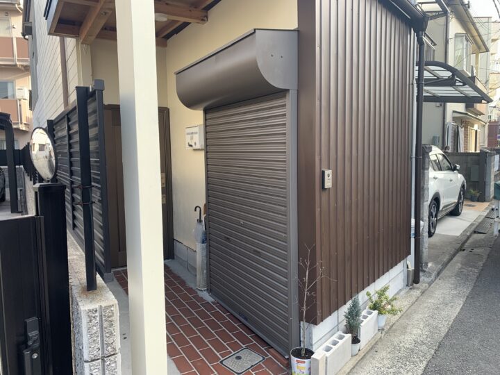 大阪市北区　株式会社エイワシャッター　軽量シャッター取付工事の画像