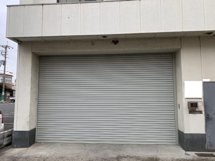 生野区　株式会社エイワシャッター　倉庫電動シャッター取替工事の画像