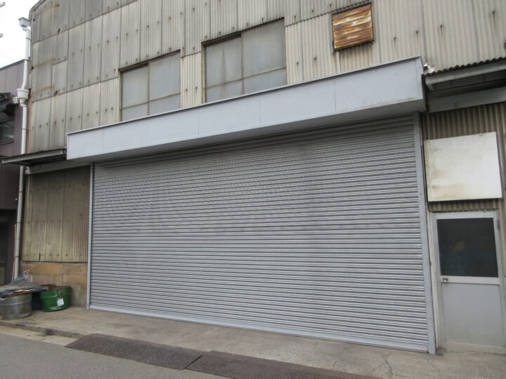 堺市堺区　工場重量シャッター取替え工事の画像