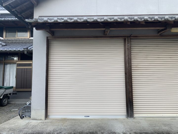 橿原市 株式会社エイワシャッター ガレージ電動シャッター工事の画像