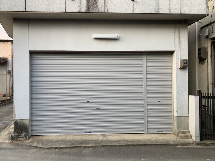 尼崎市　株式会社エイワシャッター　車庫軽量シャッター取替工事の画像