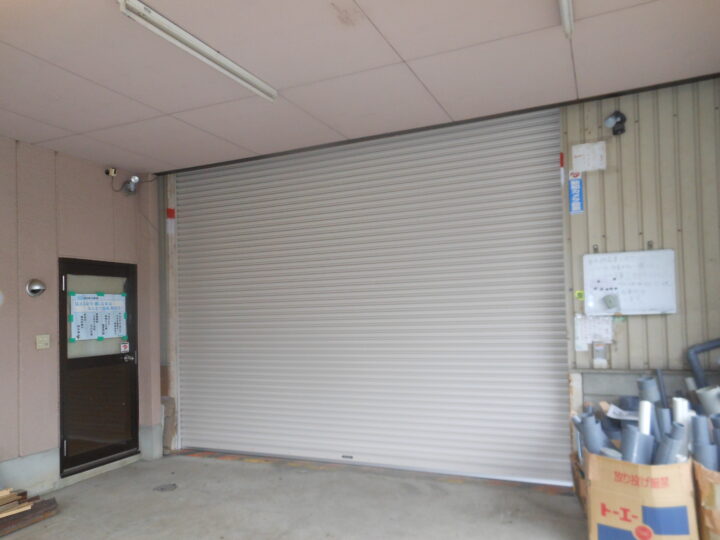 堺市北区 株式会社エイワシャッター 電動シャッター交換工事の画像